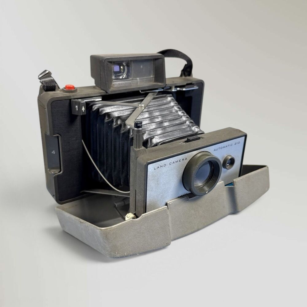 Vintage Polaroid Automatic 210 Instant Film Land Camera - Made In USA